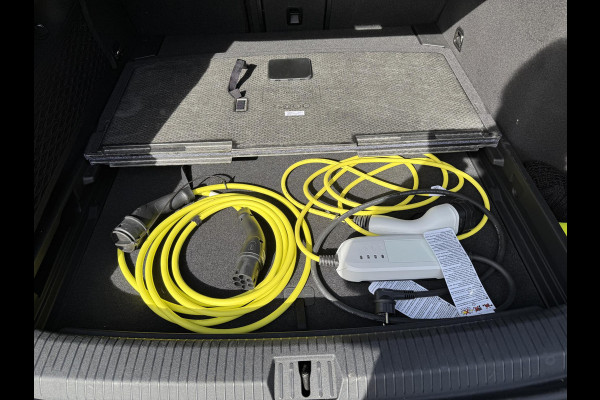 Volkswagen ID7 77 kWh Pro Business VAN:47.900,- VOOR: 44.440,- UW HERFSTVOORDEEL:3.460,- SOH 96%| 360 CAMERA | ELEKTRISCHE ACHTERKLEP| DODE HOEK SENSOR | ELEKTRISCHE TREKHAAK | STOEL + STUURVERWARMING + MASSAGE | KEY LESS | RIJKLAAPRIJS INCL. 12 MND BOVAG GARANTIE|