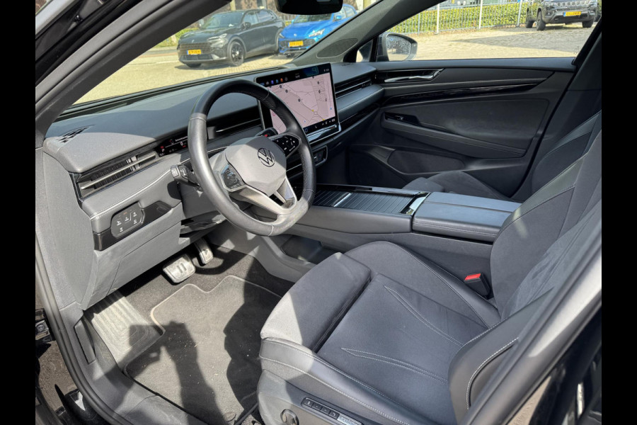 Volkswagen ID7 77 kWh Pro Business VAN:47.900,- VOOR: 44.440,- UW HERFSTVOORDEEL:3.460,- SOH 96%| 360 CAMERA | ELEKTRISCHE ACHTERKLEP| DODE HOEK SENSOR | ELEKTRISCHE TREKHAAK | STOEL + STUURVERWARMING + MASSAGE | KEY LESS | RIJKLAAPRIJS INCL. 12 MND BOVAG GARANTIE|