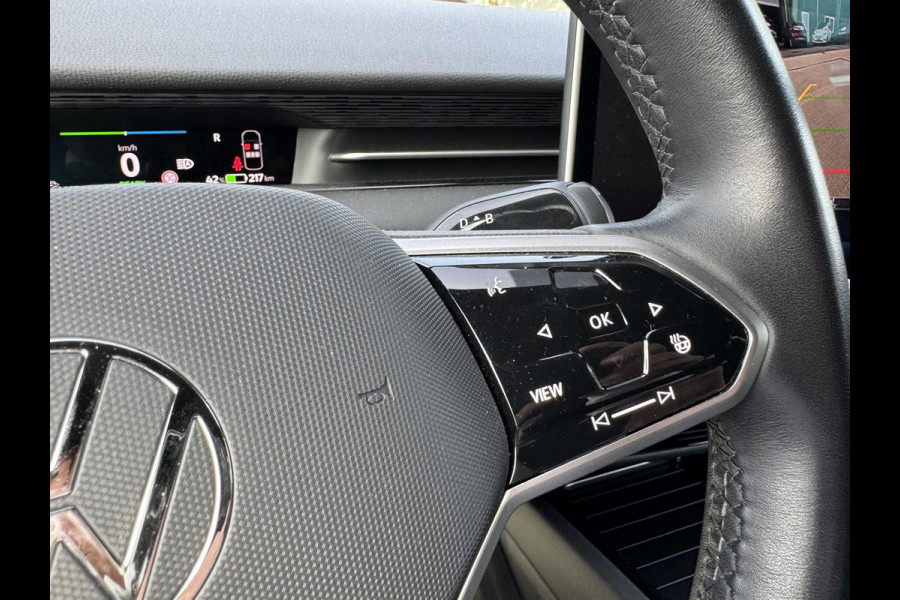 Volkswagen ID7 77 kWh Pro Business VAN:47.900,- VOOR: 44.440,- UW HERFSTVOORDEEL:3.460,- SOH 96%| 360 CAMERA | ELEKTRISCHE ACHTERKLEP| DODE HOEK SENSOR | ELEKTRISCHE TREKHAAK | STOEL + STUURVERWARMING + MASSAGE | KEY LESS | RIJKLAAPRIJS INCL. 12 MND BOVAG GARANTIE|