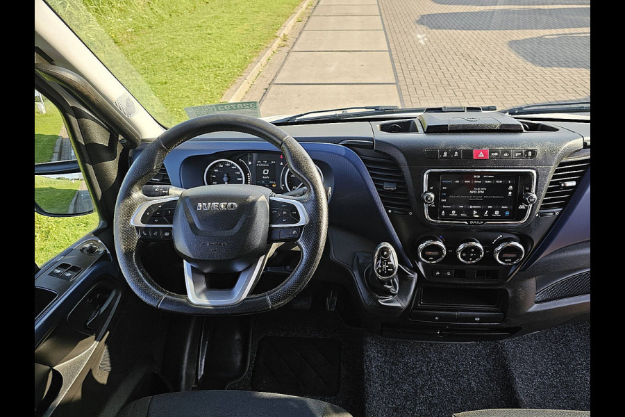 Iveco Daily 35C18HV 3.0 410 L4H2 Cruise control, Airco, Pdc, Navi, Camera, Led, Climatecontrol, Trekhaak