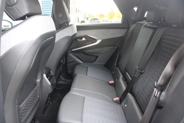 Peugeot 3008 1.2 Hybrid 145PK GT | ELEKTRISCH BEDIENBARE ACHTERKLEP | NAVIGATIE | DRAADLOZE APPLE CARPLAY/ANDROID AUTO | SFEER VERLICHTING | ACHTERUITRIJ CAMERA | PARKEERSENSOREN VOOR EN ACHTER | FULL LED KOPLAMPEN | KEYLESS ENTRY/START | ADAPTIVE CRUISE CONTROL | STOEL/STUUR VERWARMING | LICHTMETALEN VELGEN 19" | DAB+ RADIO |