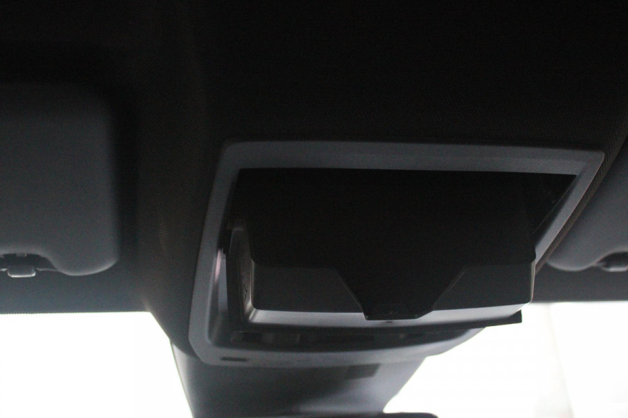 Peugeot 3008 1.2 Hybrid 145PK GT | ELEKTRISCH BEDIENBARE ACHTERKLEP | NAVIGATIE | DRAADLOZE APPLE CARPLAY/ANDROID AUTO | SFEER VERLICHTING | ACHTERUITRIJ CAMERA | PARKEERSENSOREN VOOR EN ACHTER | FULL LED KOPLAMPEN | KEYLESS ENTRY/START | ADAPTIVE CRUISE CONTROL | STOEL/STUUR VERWARMING | LICHTMETALEN VELGEN 19" | DAB+ RADIO |
