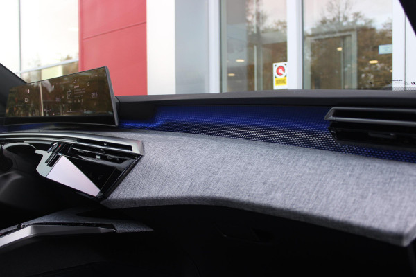 Peugeot 3008 1.2 Hybrid 145PK GT | ELEKTRISCH BEDIENBARE ACHTERKLEP | NAVIGATIE | DRAADLOZE APPLE CARPLAY/ANDROID AUTO | SFEER VERLICHTING | ACHTERUITRIJ CAMERA | PARKEERSENSOREN VOOR EN ACHTER | FULL LED KOPLAMPEN | KEYLESS ENTRY/START | ADAPTIVE CRUISE CONTROL | STOEL/STUUR VERWARMING | LICHTMETALEN VELGEN 19" | DAB+ RADIO |