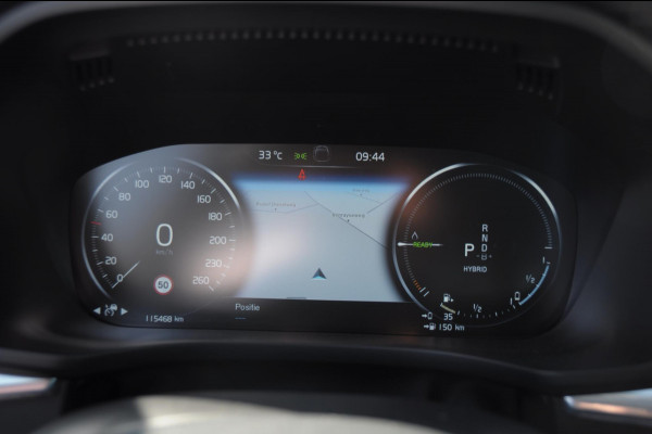 Volvo XC60 T8 390PK Automaat Recharge AWD Inscription / Head up display / Leer dashboard / Trekhaak / BLIS / Adaptieve cruise control / Panoramadak / Apple carplay / Parkeersensoren met camera / Elektrische achterklep / Elektrische stoelen met geheugen / Stoel en stuurwielverwarming