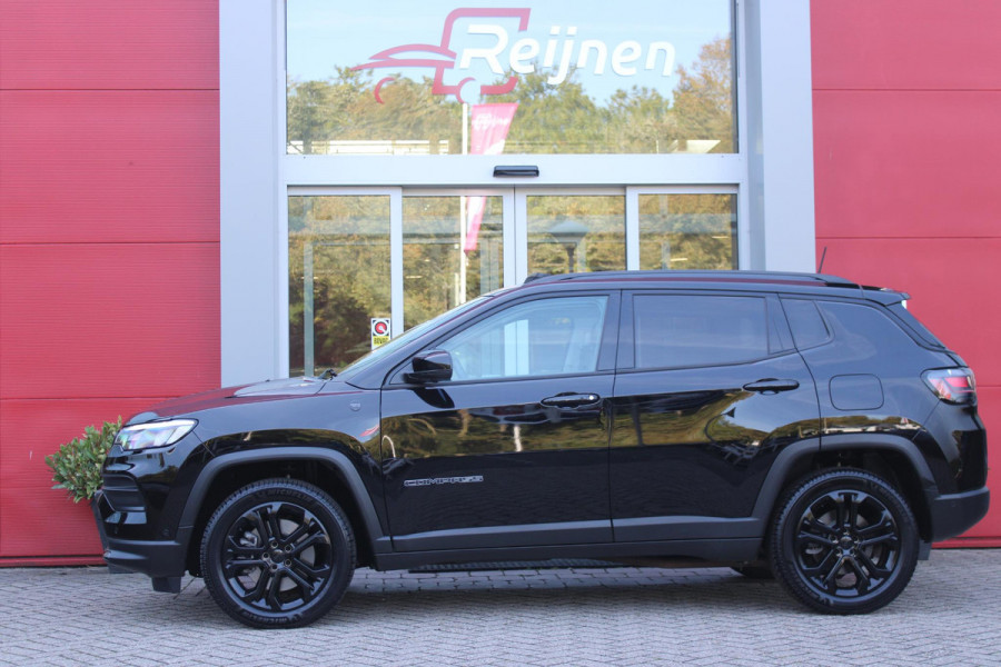 Jeep Compass 4xe 240PK Plug-in Hybrid Electric NORTH STAR | PANORAMA SCHUIF/KANTEL DAK | WINTERPACK: STOEL/STUUR/PARKEERNSENSOREN/RUITENSPROEIER VERWARMBAAR | SAFETY PACK: 360° CAMERA/DODEHOEK BEWAKING/BUITENSPIEGELS MET INSTAPVERLICHTING | 10,1" TOUCHSCREEN MET NAVIGATIE/ADAPTIVE CRUISE CONTROL INCL LANE CENTERING ASSIST/VERKEERSBORDEN INFORMATIE/DRAADLOZE TELEFOONLADER/HANDSFREE ELEKTRISCH BEDIENBARE ACHTERKLEP | PREMIUM AUDIO SYSTEEM MET 9 SPEAKERS & SUBWOOVER "ALPINE" | KEYLESS ENTRY | DRAADLOZE APPLE CARPLAY/ANDROID AUTO | 18" LICHTMETALEN VELGEN | ALL SEASON BANDEN |