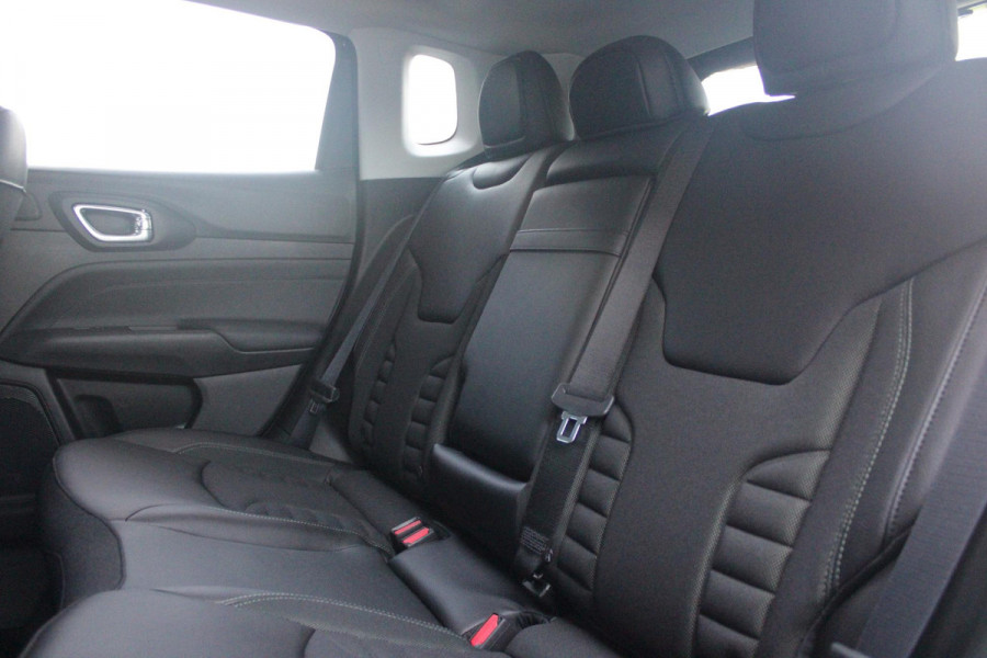 Jeep Compass 4xe 240PK Plug-in Hybrid Electric NORTH STAR | PANORAMA SCHUIF/KANTEL DAK | WINTERPACK: STOEL/STUUR/PARKEERNSENSOREN/RUITENSPROEIER VERWARMBAAR | SAFETY PACK: 360° CAMERA/DODEHOEK BEWAKING/BUITENSPIEGELS MET INSTAPVERLICHTING | 10,1" TOUCHSCREEN MET NAVIGATIE/ADAPTIVE CRUISE CONTROL INCL LANE CENTERING ASSIST/VERKEERSBORDEN INFORMATIE/DRAADLOZE TELEFOONLADER/HANDSFREE ELEKTRISCH BEDIENBARE ACHTERKLEP | PREMIUM AUDIO SYSTEEM MET 9 SPEAKERS & SUBWOOVER "ALPINE" | KEYLESS ENTRY | DRAADLOZE APPLE CARPLAY/ANDROID AUTO | 18" LICHTMETALEN VELGEN | ALL SEASON BANDEN |