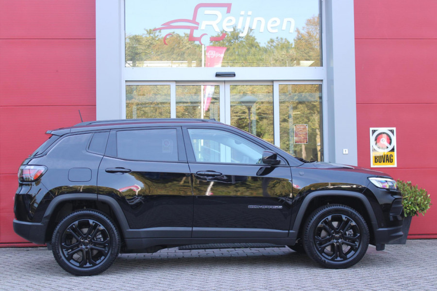 Jeep Compass 4xe 240PK Plug-in Hybrid Electric NORTH STAR | PANORAMA SCHUIF/KANTEL DAK | WINTERPACK: STOEL/STUUR/PARKEERNSENSOREN/RUITENSPROEIER VERWARMBAAR | SAFETY PACK: 360° CAMERA/DODEHOEK BEWAKING/BUITENSPIEGELS MET INSTAPVERLICHTING | 10,1" TOUCHSCREEN MET NAVIGATIE/ADAPTIVE CRUISE CONTROL INCL LANE CENTERING ASSIST/VERKEERSBORDEN INFORMATIE/DRAADLOZE TELEFOONLADER/HANDSFREE ELEKTRISCH BEDIENBARE ACHTERKLEP | PREMIUM AUDIO SYSTEEM MET 9 SPEAKERS & SUBWOOVER "ALPINE" | KEYLESS ENTRY | DRAADLOZE APPLE CARPLAY/ANDROID AUTO | 18" LICHTMETALEN VELGEN | ALL SEASON BANDEN |