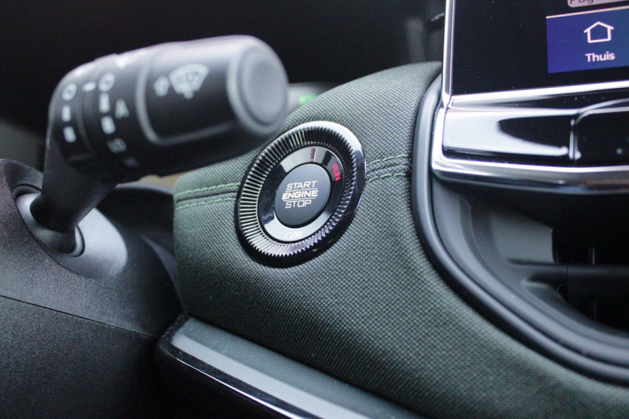 Jeep Compass 4xe 240PK Plug-in Hybrid Electric NORTH STAR | PANORAMA SCHUIF/KANTEL DAK | WINTERPACK: STOEL/STUUR/PARKEERNSENSOREN/RUITENSPROEIER VERWARMBAAR | SAFETY PACK: 360° CAMERA/DODEHOEK BEWAKING/BUITENSPIEGELS MET INSTAPVERLICHTING | 10,1" TOUCHSCREEN MET NAVIGATIE/ADAPTIVE CRUISE CONTROL INCL LANE CENTERING ASSIST/VERKEERSBORDEN INFORMATIE/DRAADLOZE TELEFOONLADER/HANDSFREE ELEKTRISCH BEDIENBARE ACHTERKLEP | PREMIUM AUDIO SYSTEEM MET 9 SPEAKERS & SUBWOOVER "ALPINE" | KEYLESS ENTRY | DRAADLOZE APPLE CARPLAY/ANDROID AUTO | 18" LICHTMETALEN VELGEN | ALL SEASON BANDEN |