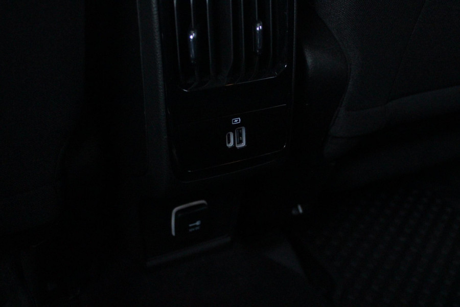 Jeep Compass 4xe 240PK Plug-in Hybrid Electric NORTH STAR | PANORAMA SCHUIF/KANTEL DAK | WINTERPACK: STOEL/STUUR/PARKEERNSENSOREN/RUITENSPROEIER VERWARMBAAR | SAFETY PACK: 360° CAMERA/DODEHOEK BEWAKING/BUITENSPIEGELS MET INSTAPVERLICHTING | 10,1" TOUCHSCREEN MET NAVIGATIE/ADAPTIVE CRUISE CONTROL INCL LANE CENTERING ASSIST/VERKEERSBORDEN INFORMATIE/DRAADLOZE TELEFOONLADER/HANDSFREE ELEKTRISCH BEDIENBARE ACHTERKLEP | PREMIUM AUDIO SYSTEEM MET 9 SPEAKERS & SUBWOOVER "ALPINE" | KEYLESS ENTRY | DRAADLOZE APPLE CARPLAY/ANDROID AUTO | 18" LICHTMETALEN VELGEN | ALL SEASON BANDEN |