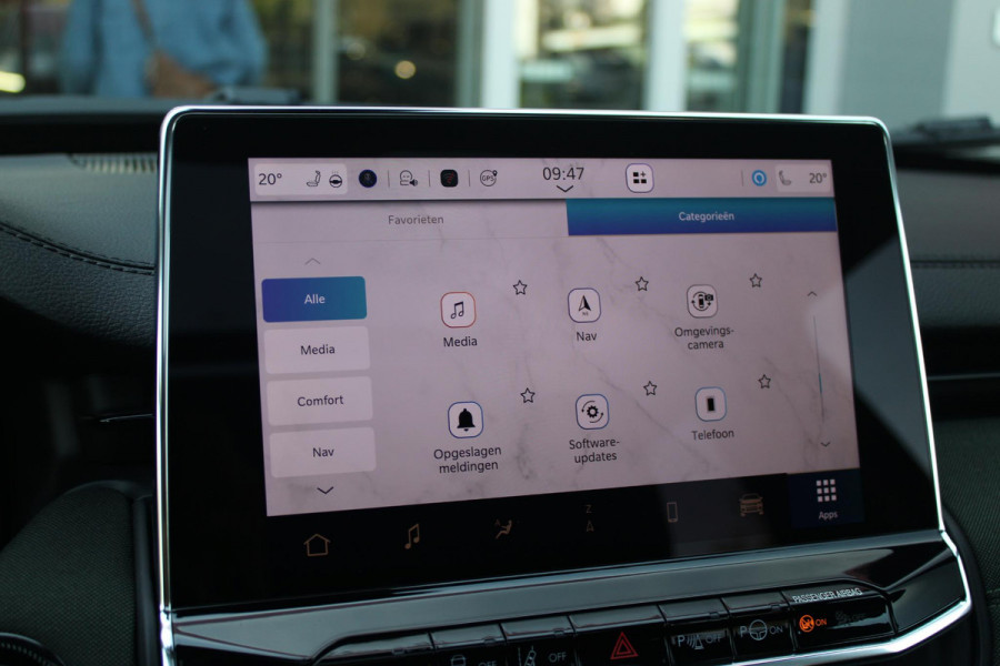 Jeep Compass 4xe 240PK Plug-in Hybrid Electric NORTH STAR | PANORAMA SCHUIF/KANTEL DAK | WINTERPACK: STOEL/STUUR/PARKEERNSENSOREN/RUITENSPROEIER VERWARMBAAR | SAFETY PACK: 360° CAMERA/DODEHOEK BEWAKING/BUITENSPIEGELS MET INSTAPVERLICHTING | 10,1" TOUCHSCREEN MET NAVIGATIE/ADAPTIVE CRUISE CONTROL INCL LANE CENTERING ASSIST/VERKEERSBORDEN INFORMATIE/DRAADLOZE TELEFOONLADER/HANDSFREE ELEKTRISCH BEDIENBARE ACHTERKLEP | PREMIUM AUDIO SYSTEEM MET 9 SPEAKERS & SUBWOOVER "ALPINE" | KEYLESS ENTRY | DRAADLOZE APPLE CARPLAY/ANDROID AUTO | 18" LICHTMETALEN VELGEN | ALL SEASON BANDEN |