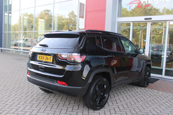 Jeep Compass 4xe 240PK Plug-in Hybrid Electric NORTH STAR | PANORAMA SCHUIF/KANTEL DAK | WINTERPACK: STOEL/STUUR/PARKEERNSENSOREN/RUITENSPROEIER VERWARMBAAR | SAFETY PACK: 360° CAMERA/DODEHOEK BEWAKING/BUITENSPIEGELS MET INSTAPVERLICHTING | 10,1" TOUCHSCREEN MET NAVIGATIE/ADAPTIVE CRUISE CONTROL INCL LANE CENTERING ASSIST/VERKEERSBORDEN INFORMATIE/DRAADLOZE TELEFOONLADER/HANDSFREE ELEKTRISCH BEDIENBARE ACHTERKLEP | PREMIUM AUDIO SYSTEEM MET 9 SPEAKERS & SUBWOOVER "ALPINE" | KEYLESS ENTRY | DRAADLOZE APPLE CARPLAY/ANDROID AUTO | 18" LICHTMETALEN VELGEN | ALL SEASON BANDEN |