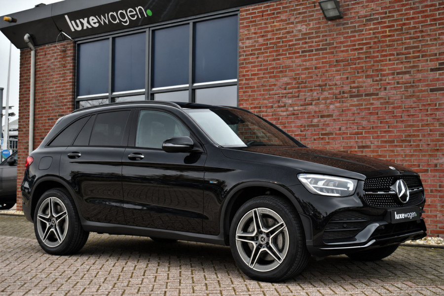Mercedes-Benz GLC 300e 4M AMG Pano Luchtv Distr HUD 360 Stoel-ventilatie Memory Night