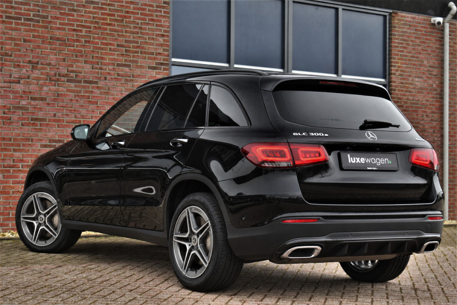 Mercedes-Benz GLC 300e 4M AMG Pano Luchtv Distr HUD 360 Stoel-ventilatie Memory Night