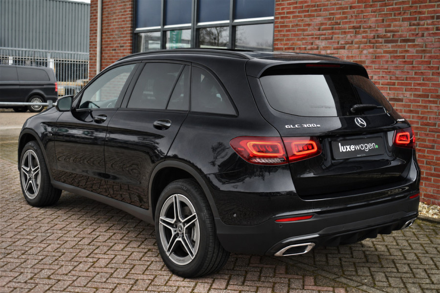 Mercedes-Benz GLC 300e 4M AMG Pano Luchtv Distr HUD 360 Stoel-ventilatie Memory Night