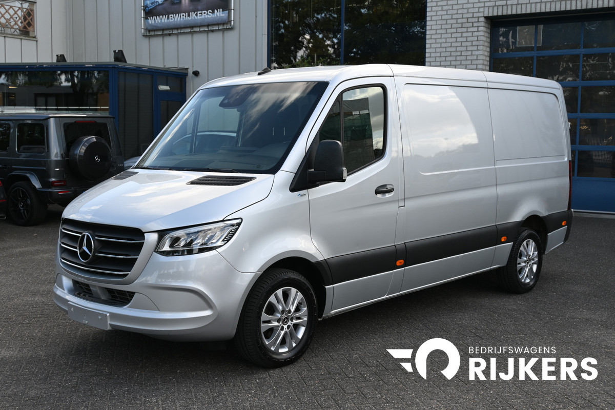 Mercedes-Benz Sprinter 319 CDI L2H1 3500 KG trekhaak, LED, Distronic