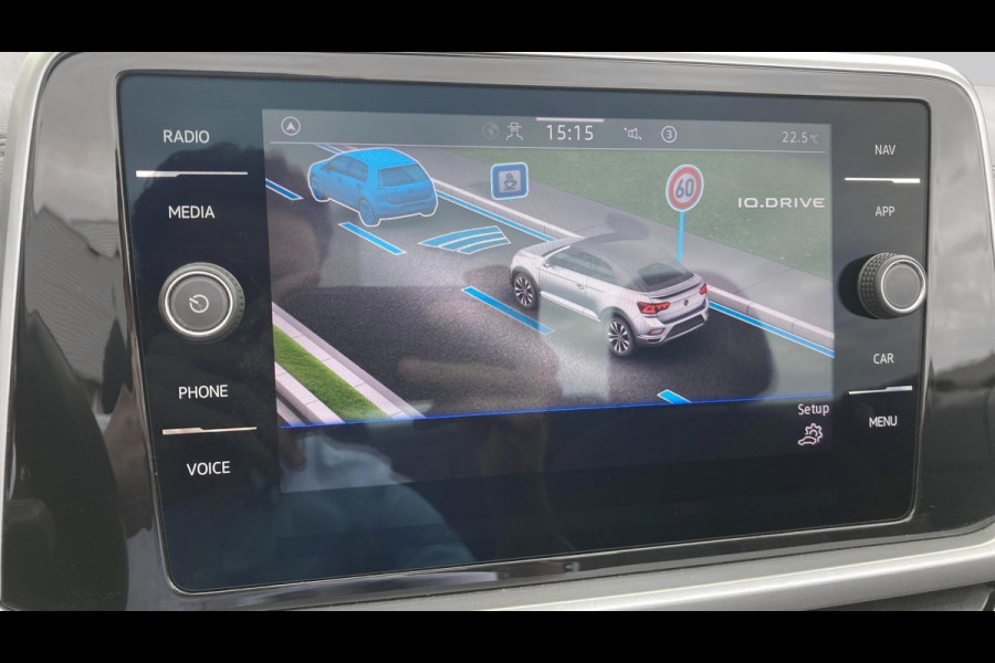 Volkswagen T-Roc Cabrio 1.5 TSI 150pk DSG Style Cabriolet | Stoelverwarming | Camera | Acc | Keyless