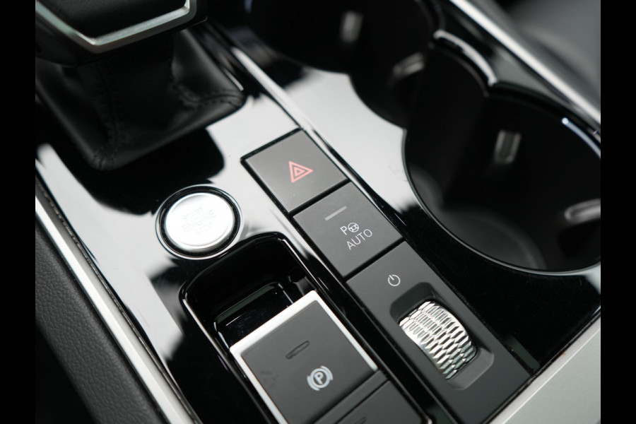 Volkswagen Touareg 3.0 TSi eHybrid 4MOTION PHEV 381pk Dealer O.H | Luchtvering | Trekhaak Af Fabriek | Panodak | Adaptive Cruise | Matrix LED | Lederen Sportstoelen Memory & Verwarmd | Keyless | Apple Carplay | Virtual | Navigatie | DAB | 21"L.M | Plug In Hybrid |