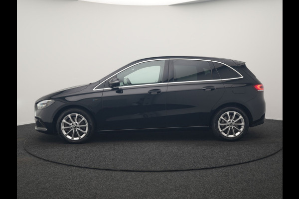 Mercedes-Benz B-Klasse 250 e Premium PHEV 218pk Dealer O.H. | Trekhaak Af Fabriek | Adaptive Cruise | Head Up | Burmester Audio | Camera | Lederen Sportstoelen Memory & Verwarmd | BLIS | Apple Carplay | Widescreen Navi | DAB | Plug In Hybrid |