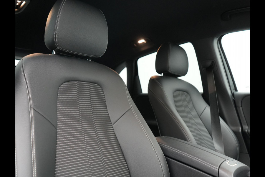 Mercedes-Benz B-Klasse 250 e Premium PHEV 218pk Dealer O.H. | Trekhaak Af Fabriek | Adaptive Cruise | Head Up | Burmester Audio | Camera | Lederen Sportstoelen Memory & Verwarmd | BLIS | Apple Carplay | Widescreen Navi | DAB | Plug In Hybrid |