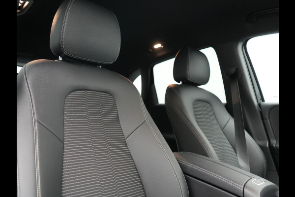 Mercedes-Benz B-Klasse 250 e Premium PHEV 218pk Dealer O.H. | Trekhaak Af Fabriek | Adaptive Cruise | Head Up | Burmester Audio | Camera | Lederen Sportstoelen Memory & Verwarmd | BLIS | Apple Carplay | Widescreen Navi | DAB | Plug In Hybrid |