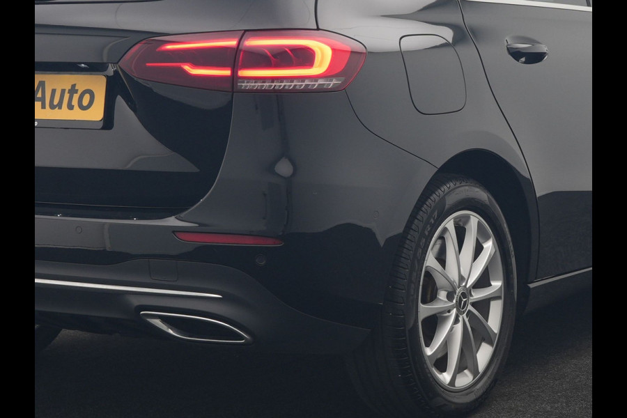 Mercedes-Benz B-Klasse 250 e Premium PHEV 218pk Dealer O.H. | Trekhaak Af Fabriek | Adaptive Cruise | Head Up | Burmester Audio | Camera | Lederen Sportstoelen Memory & Verwarmd | BLIS | Apple Carplay | Widescreen Navi | DAB | Plug In Hybrid |