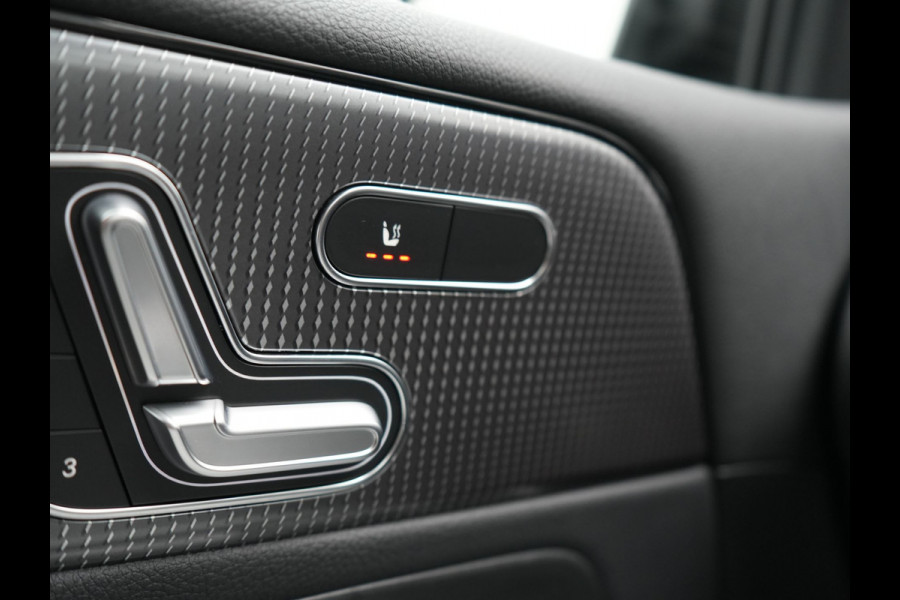 Mercedes-Benz B-Klasse 250 e Premium PHEV 218pk Dealer O.H. | Trekhaak Af Fabriek | Adaptive Cruise | Head Up | Burmester Audio | Camera | Lederen Sportstoelen Memory & Verwarmd | BLIS | Apple Carplay | Widescreen Navi | DAB | Plug In Hybrid |