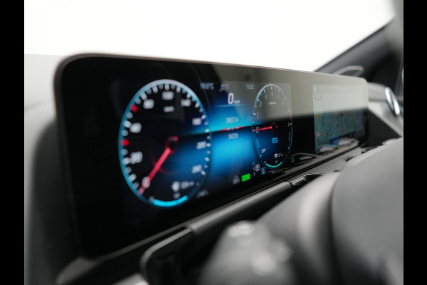 Mercedes-Benz B-Klasse 250 e Premium PHEV 218pk Dealer O.H. | Trekhaak Af Fabriek | Adaptive Cruise | Head Up | Burmester Audio | Camera | Lederen Sportstoelen Memory & Verwarmd | BLIS | Apple Carplay | Widescreen Navi | DAB | Plug In Hybrid |