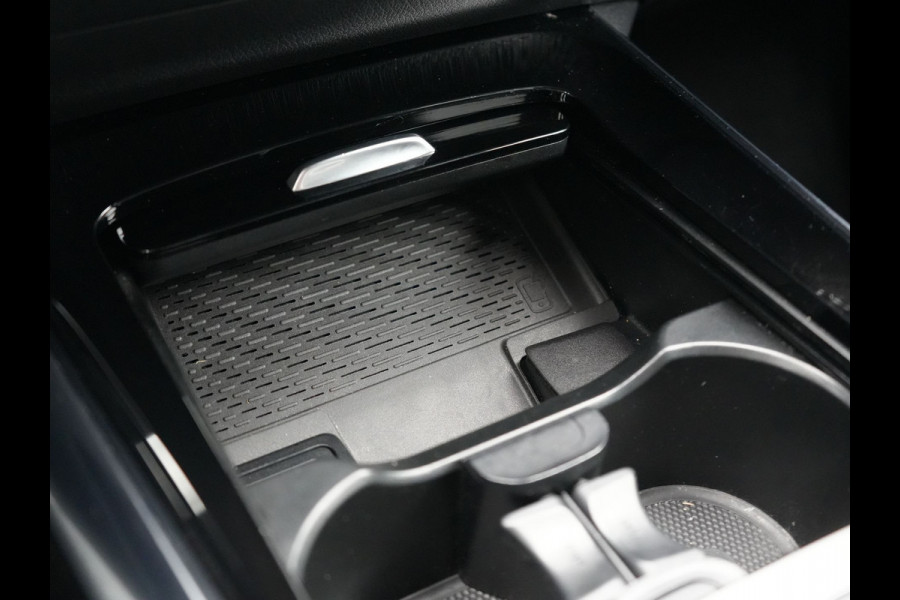 Mercedes-Benz B-Klasse 250 e Premium PHEV 218pk Dealer O.H. | Trekhaak Af Fabriek | Adaptive Cruise | Head Up | Burmester Audio | Camera | Lederen Sportstoelen Memory & Verwarmd | BLIS | Apple Carplay | Widescreen Navi | DAB | Plug In Hybrid |