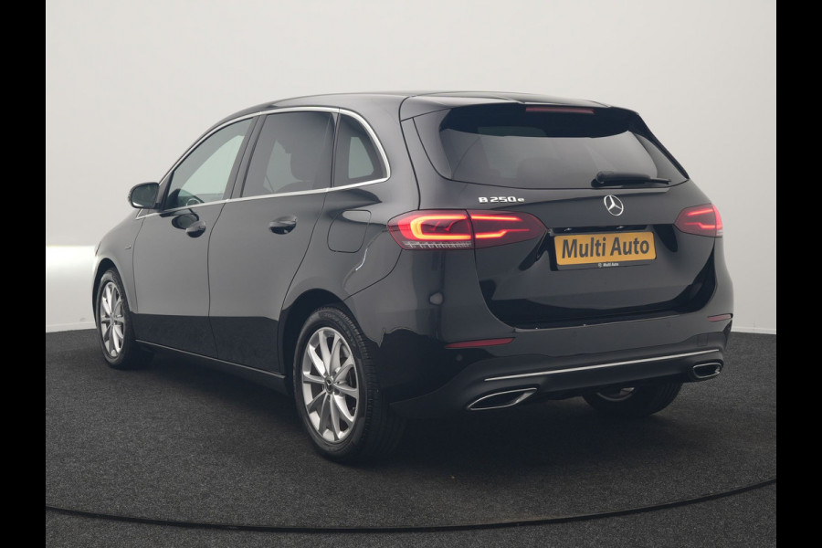 Mercedes-Benz B-Klasse 250 e Premium PHEV 218pk Dealer O.H. | Trekhaak Af Fabriek | Adaptive Cruise | Head Up | Burmester Audio | Camera | Lederen Sportstoelen Memory & Verwarmd | BLIS | Apple Carplay | Widescreen Navi | DAB | Plug In Hybrid |