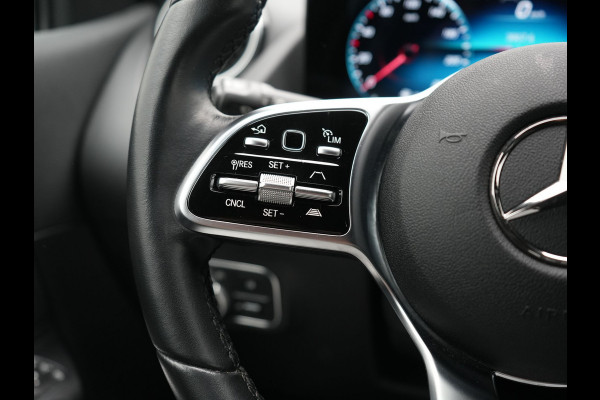 Mercedes-Benz B-Klasse 250 e Premium PHEV 218pk Dealer O.H. | Trekhaak Af Fabriek | Adaptive Cruise | Head Up | Burmester Audio | Camera | Lederen Sportstoelen Memory & Verwarmd | BLIS | Apple Carplay | Widescreen Navi | DAB | Plug In Hybrid |