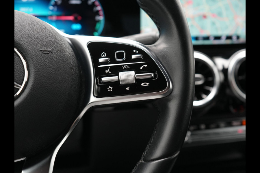 Mercedes-Benz B-Klasse 250 e Premium PHEV 218pk Dealer O.H. | Trekhaak Af Fabriek | Adaptive Cruise | Head Up | Burmester Audio | Camera | Lederen Sportstoelen Memory & Verwarmd | BLIS | Apple Carplay | Widescreen Navi | DAB | Plug In Hybrid |