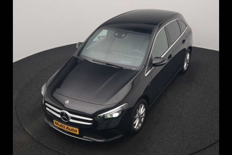 Mercedes-Benz B-Klasse 250 e Premium PHEV 218pk Dealer O.H. | Trekhaak Af Fabriek | Adaptive Cruise | Head Up | Burmester Audio | Camera | Lederen Sportstoelen Memory & Verwarmd | BLIS | Apple Carplay | Widescreen Navi | DAB | Plug In Hybrid |