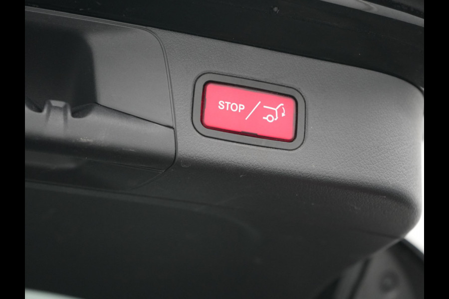 Mercedes-Benz B-Klasse 250 e Premium PHEV 218pk Dealer O.H. | Trekhaak Af Fabriek | Adaptive Cruise | Head Up | Burmester Audio | Camera | Lederen Sportstoelen Memory & Verwarmd | BLIS | Apple Carplay | Widescreen Navi | DAB | Plug In Hybrid |