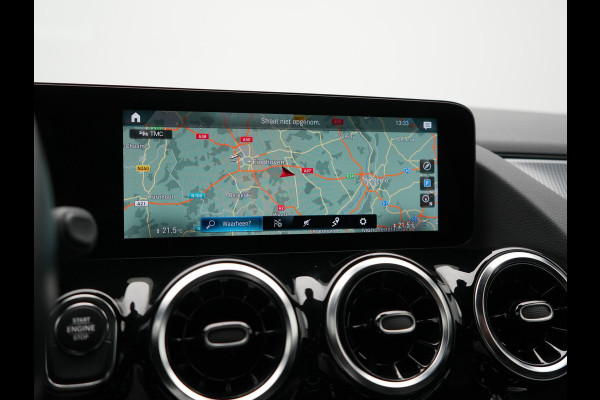 Mercedes-Benz B-Klasse 250 e Premium PHEV 218pk Dealer O.H. | Trekhaak Af Fabriek | Adaptive Cruise | Head Up | Burmester Audio | Camera | Lederen Sportstoelen Memory & Verwarmd | BLIS | Apple Carplay | Widescreen Navi | DAB | Plug In Hybrid |