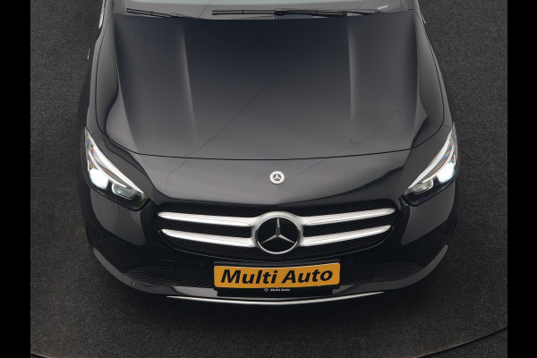 Mercedes-Benz B-Klasse 250 e Premium PHEV 218pk Dealer O.H. | Trekhaak Af Fabriek | Adaptive Cruise | Head Up | Burmester Audio | Camera | Lederen Sportstoelen Memory & Verwarmd | BLIS | Apple Carplay | Widescreen Navi | DAB | Plug In Hybrid |