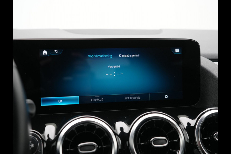 Mercedes-Benz B-Klasse 250 e Premium PHEV 218pk Dealer O.H. | Trekhaak Af Fabriek | Adaptive Cruise | Head Up | Burmester Audio | Camera | Lederen Sportstoelen Memory & Verwarmd | BLIS | Apple Carplay | Widescreen Navi | DAB | Plug In Hybrid |