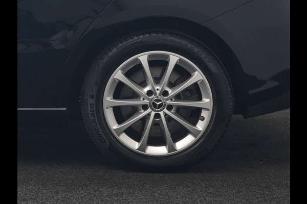 Mercedes-Benz B-Klasse 250 e Premium PHEV 218pk Dealer O.H. | Trekhaak Af Fabriek | Adaptive Cruise | Head Up | Burmester Audio | Camera | Lederen Sportstoelen Memory & Verwarmd | BLIS | Apple Carplay | Widescreen Navi | DAB | Plug In Hybrid |