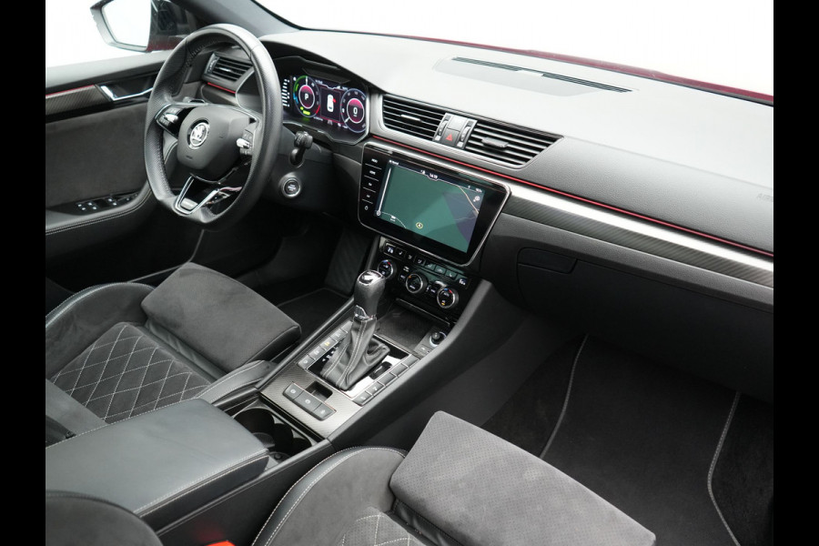 Škoda Superb Combi 1.4 TSI iV Sportline Business PHEV 218pk Dealer O.H. | Trekhaak Af Fabriek | Panodak | Adaptive Cruise | SOH 89,8% | Camera | Canton Audio | Alcantara Sportstoelen Memory & Verwarmd | Stuur Verwarmd | Sfeerverlichting | Keyless | BLIS | Crystal Plug In Hybrid |