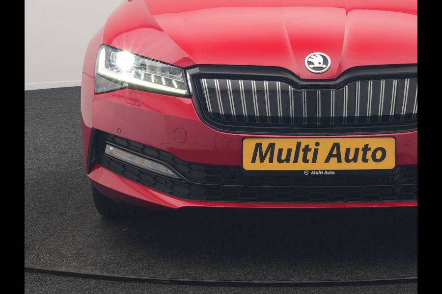 Škoda Superb Combi 1.4 TSI iV Sportline Business PHEV 218pk Dealer O.H. | Trekhaak Af Fabriek | Panodak | Adaptive Cruise | SOH 89,8% | Camera | Canton Audio | Alcantara Sportstoelen Memory & Verwarmd | Stuur Verwarmd | Sfeerverlichting | Keyless | BLIS | Crystal Plug In Hybrid |