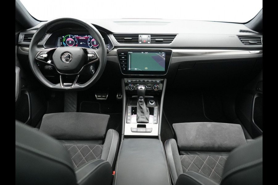 Škoda Superb Combi 1.4 TSI iV Sportline Business PHEV 218pk Dealer O.H. | Trekhaak Af Fabriek | Panodak | Adaptive Cruise | SOH 89,8% | Camera | Canton Audio | Alcantara Sportstoelen Memory & Verwarmd | Stuur Verwarmd | Sfeerverlichting | Keyless | BLIS | Crystal Plug In Hybrid |