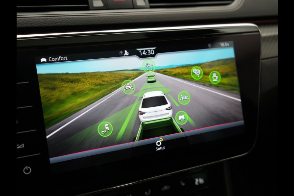 Škoda Superb Combi 1.4 TSI iV Sportline Business PHEV 218pk Dealer O.H. | Trekhaak Af Fabriek | Panodak | Adaptive Cruise | SOH 89,8% | Camera | Canton Audio | Alcantara Sportstoelen Memory & Verwarmd | Stuur Verwarmd | Sfeerverlichting | Keyless | BLIS | Crystal Plug In Hybrid |