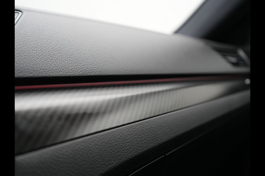 Škoda Superb Combi 1.4 TSI iV Sportline Business PHEV 218pk Dealer O.H. | Trekhaak Af Fabriek | Panodak | Adaptive Cruise | SOH 89,8% | Camera | Canton Audio | Alcantara Sportstoelen Memory & Verwarmd | Stuur Verwarmd | Sfeerverlichting | Keyless | BLIS | Crystal Plug In Hybrid |