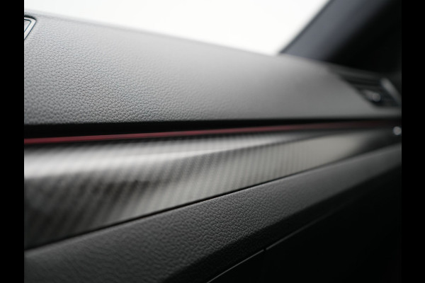 Škoda Superb Combi 1.4 TSI iV Sportline Business PHEV 218pk Dealer O.H. | Trekhaak Af Fabriek | Panodak | Adaptive Cruise | SOH 89,8% | Camera | Canton Audio | Alcantara Sportstoelen Memory & Verwarmd | Stuur Verwarmd | Sfeerverlichting | Keyless | BLIS | Crystal Plug In Hybrid |