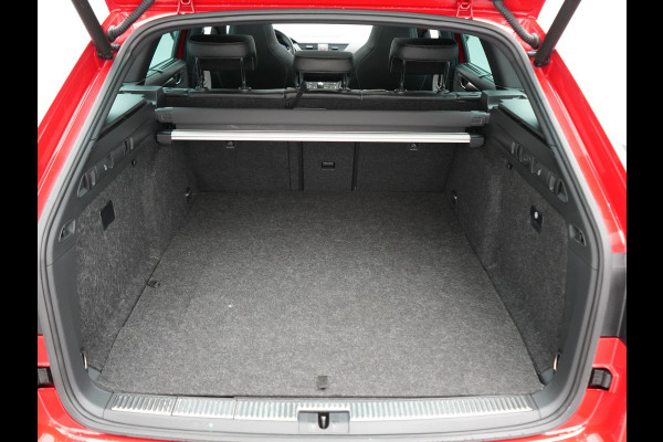 Škoda Superb Combi 1.4 TSI iV Sportline Business PHEV 218pk Dealer O.H. | Trekhaak Af Fabriek | Panodak | Adaptive Cruise | SOH 89,8% | Camera | Canton Audio | Alcantara Sportstoelen Memory & Verwarmd | Stuur Verwarmd | Sfeerverlichting | Keyless | BLIS | Crystal Plug In Hybrid |