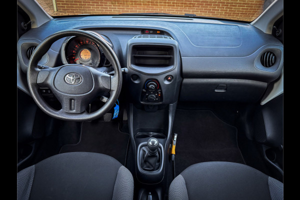 Toyota Aygo 1.0 VVT-i x - Cruise Control, Isofix, Goed onderhouden!