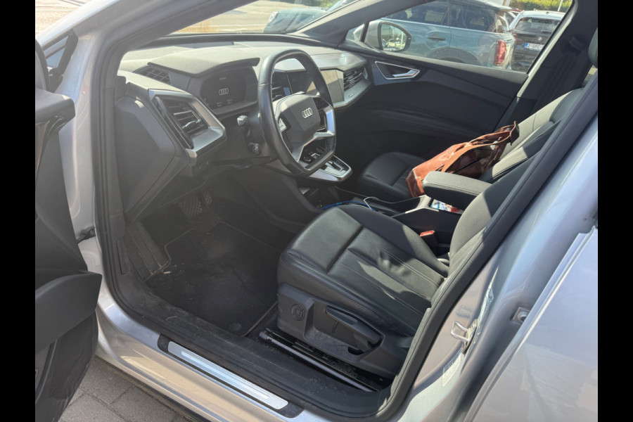 Audi Q4 e-tron 40 Advanced edition 77 kWh | Stoelverwarming | Adaptive Cruise Control | Camera | Parkeersensoren | Keyless | Navigatie | Apple Carplay | Climate Control | Leer | Warmtepomp | SOH 97,08%
