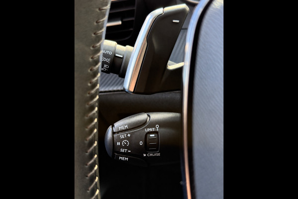 Peugeot 2008 1.2 PureTech Active Pack - AUTOMAAT I Apple CarPlay / Navigatie I Airco I LED I PDC I Sport velgen I