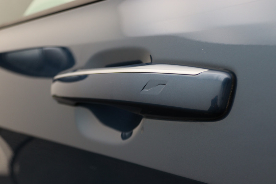Lynk & Co 01 1.5 Plug-in Hybrid 360° Camera, Panoramadak, Zwarte hemel, ACC, Apple Carplay, Infinity Sound, DAB, 20''