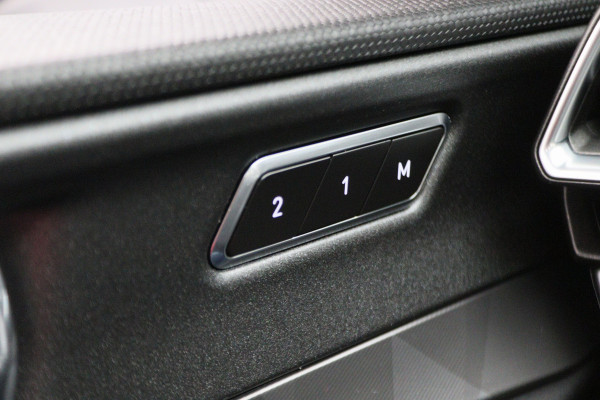 Lynk & Co 01 1.5 Plug-in Hybrid 360° Camera, Panoramadak, Zwarte hemel, ACC, Apple Carplay, Infinity Sound, DAB, 20''