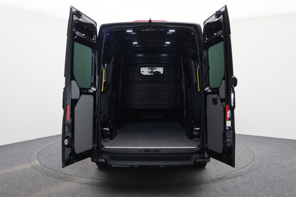 Volkswagen Crafter 35 2.0 TDI DSG 140 PK L2H2 2x schuifdeur, LED, 3-Zits, ACC, Camera, Apple Carplay, Sidesteps, DAB, PDC, 18''